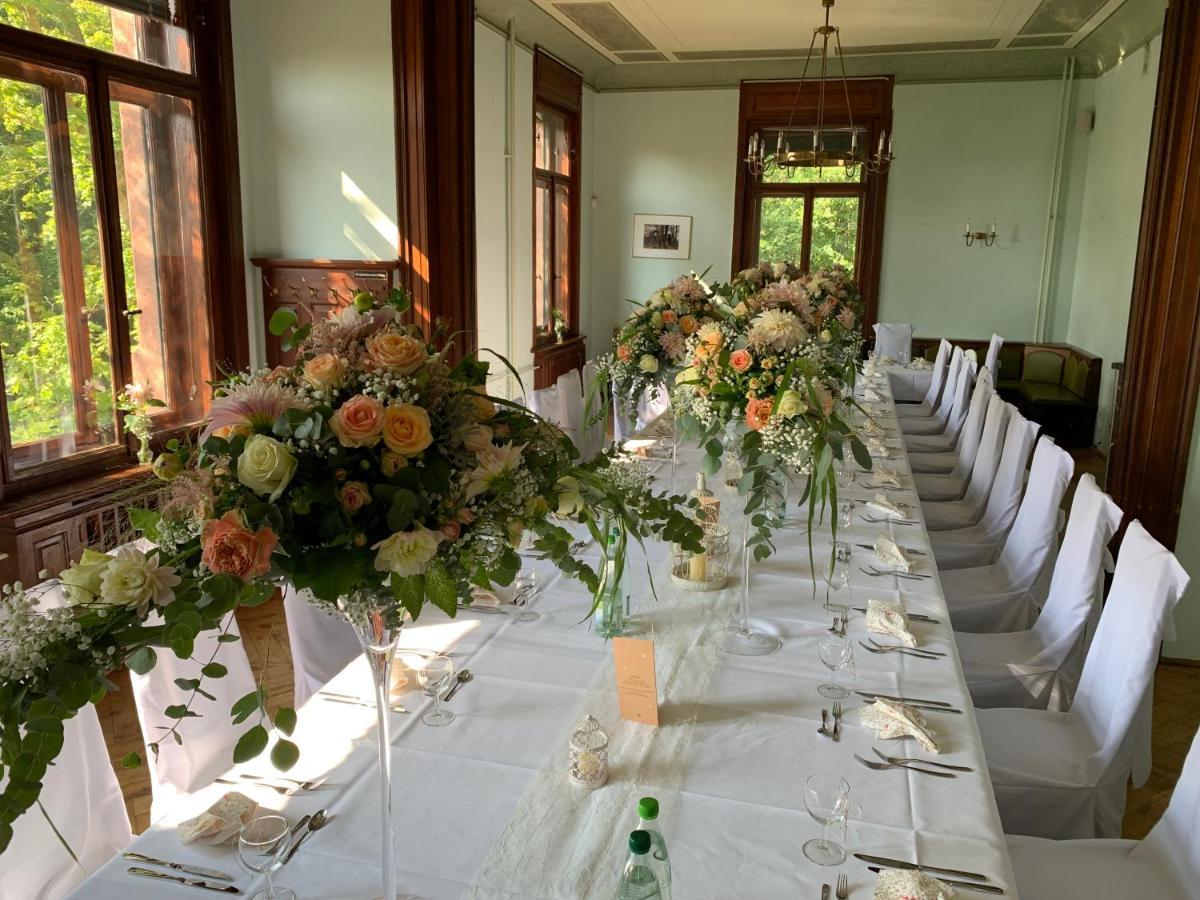 Schloss Gattersburg Hotel Грима Екстериор снимка