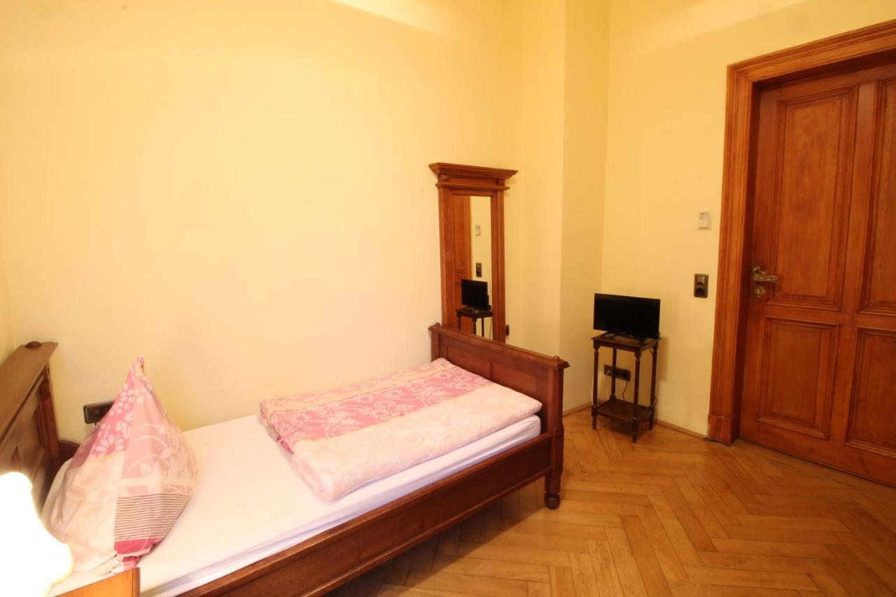 Schloss Gattersburg Hotel Грима Екстериор снимка