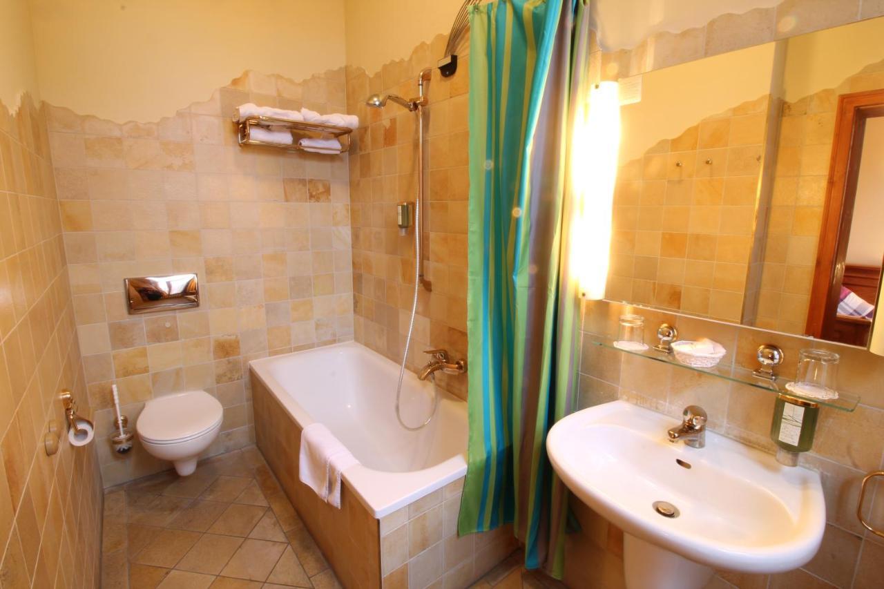 Schloss Gattersburg Hotel Грима Екстериор снимка