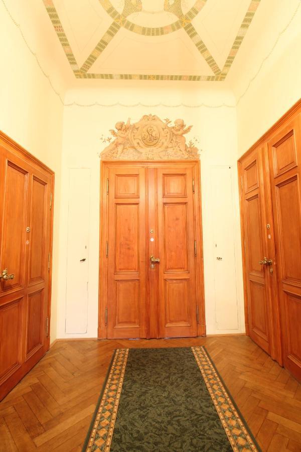 Schloss Gattersburg Hotel Грима Екстериор снимка